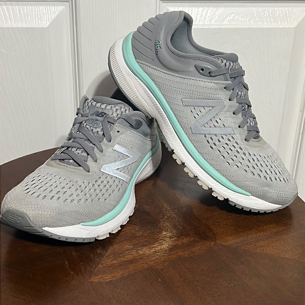 🔥🔥 NEW BALANCE 860 V10 Running Shoes - Silver/Mint - Women Sz 9.5 - EXCELLENT